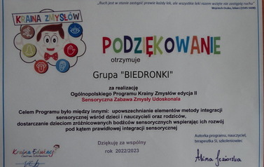Grafika przedstawia kolorowy napis "Podziękowanie"